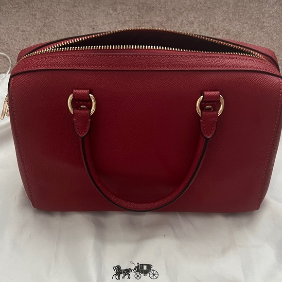 Coach Red Leather Women's Bag with detachable leather strap - Picture 3 of 6